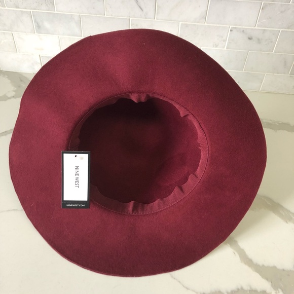 Burgundy Nine West hat - Picture 3 of 3